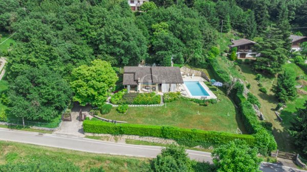 casa indipendente in vendita a San Zeno di Montagna