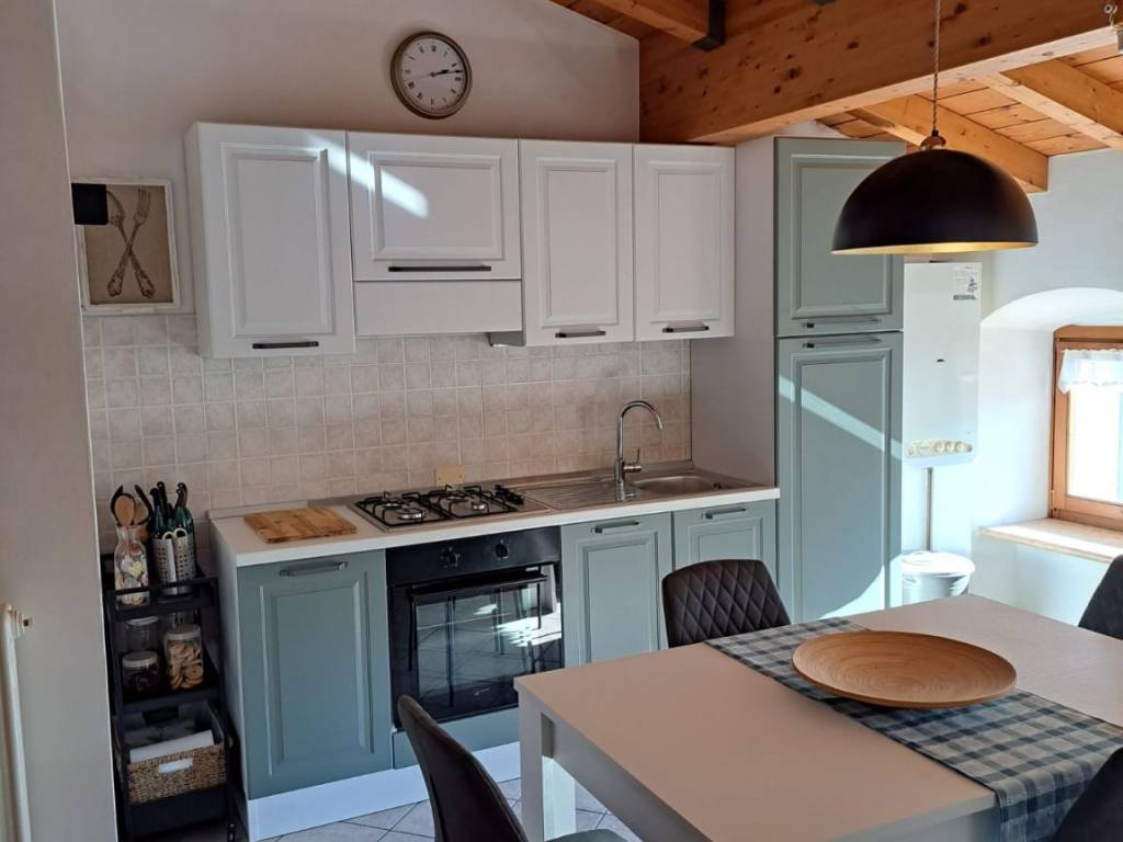 appartamento in vendita a San Zeno di Montagna in zona Lumini