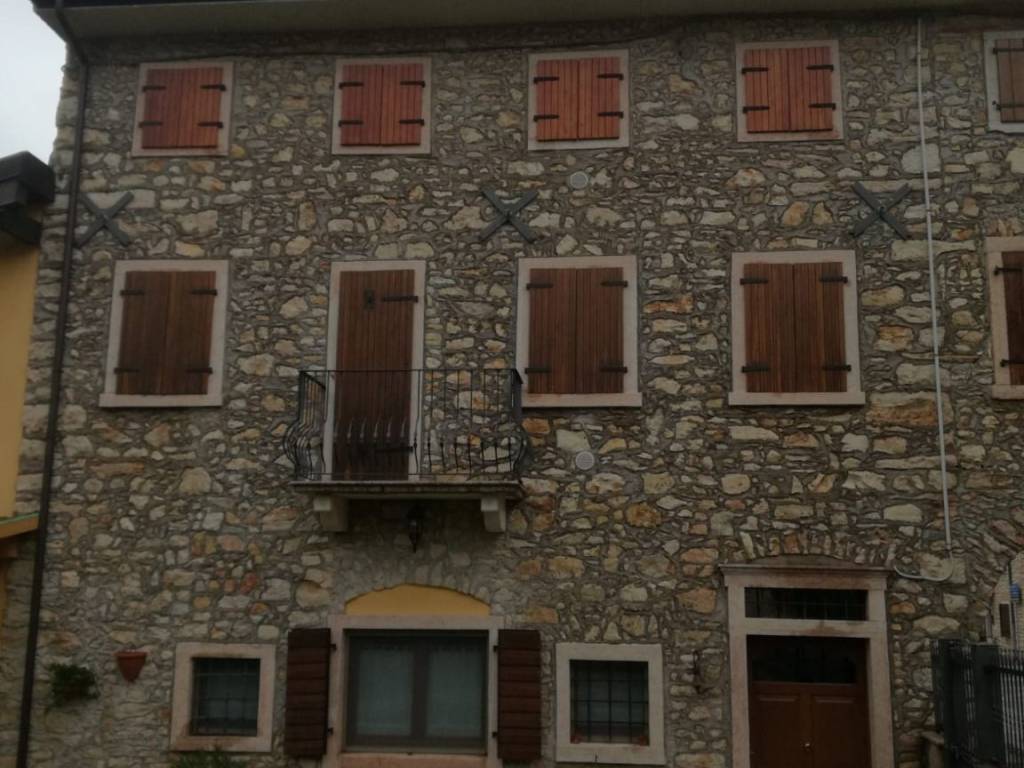 appartamento in vendita a San Zeno di Montagna in zona Lumini