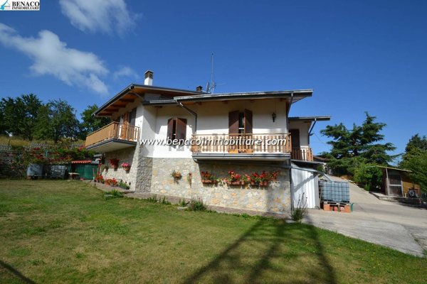 casa indipendente in vendita a San Zeno di Montagna