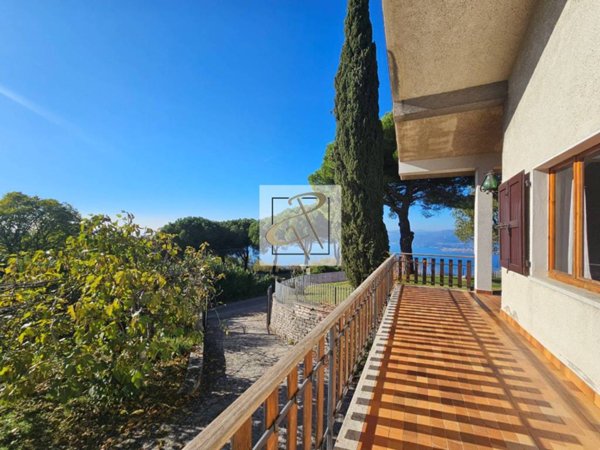 casa indipendente in vendita a San Zeno di Montagna