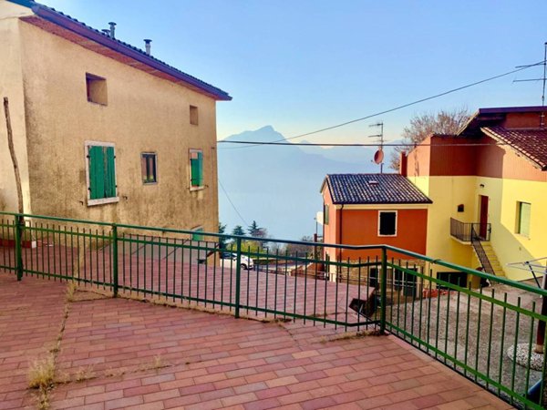 casa indipendente in vendita a San Zeno di Montagna