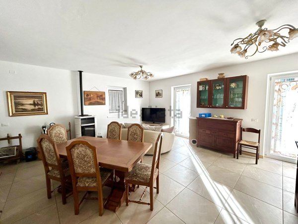 casa indipendente in vendita a San Zeno di Montagna