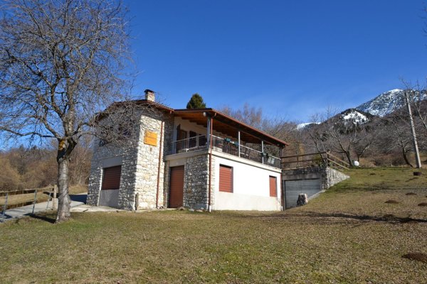 casa indipendente in vendita a San Zeno di Montagna