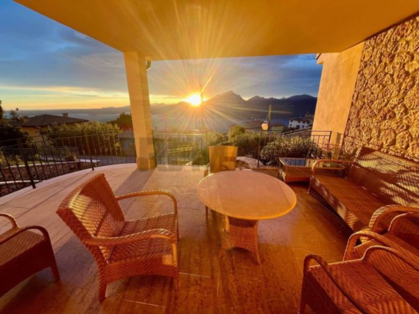 casa indipendente in vendita a San Zeno di Montagna