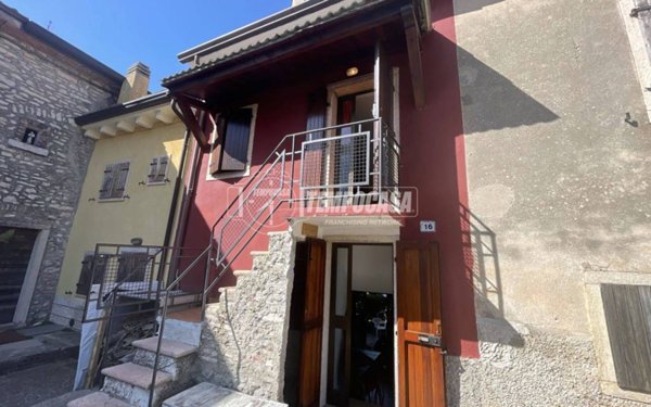 appartamento in vendita a San Zeno di Montagna