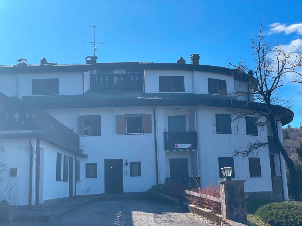 appartamento in vendita a San Zeno di Montagna