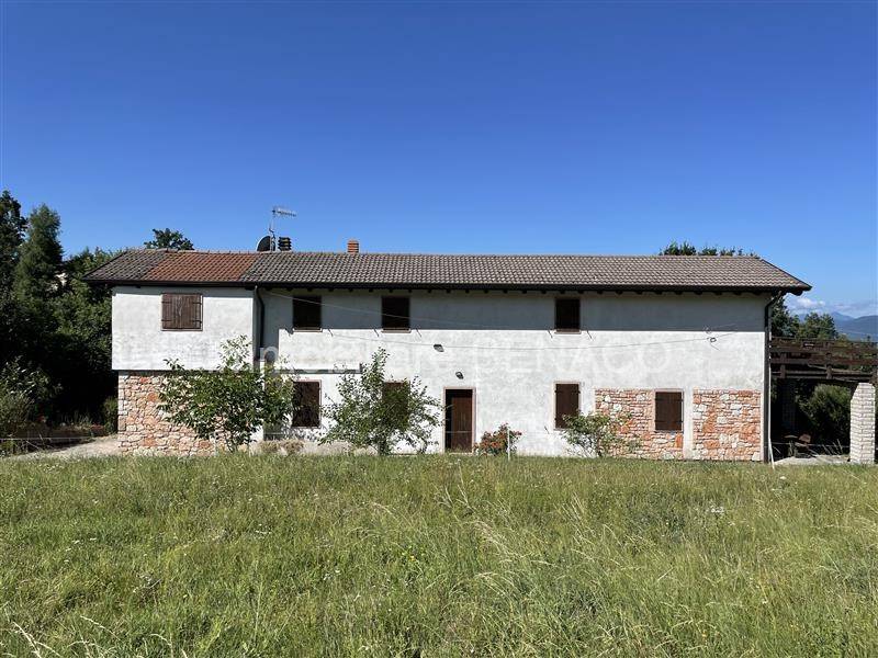 casa indipendente in vendita a San Zeno di Montagna