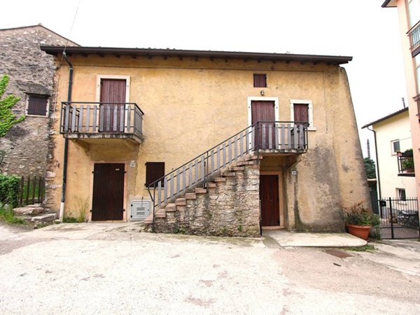 casa indipendente in vendita a San Zeno di Montagna