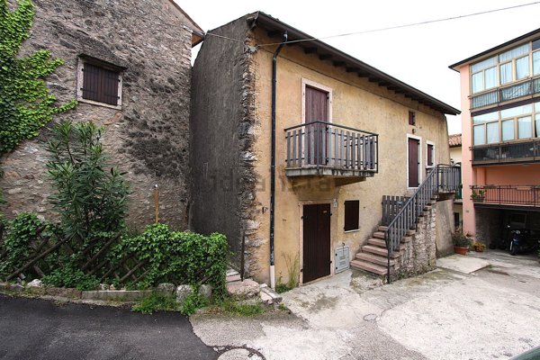 casale in vendita a San Zeno di Montagna