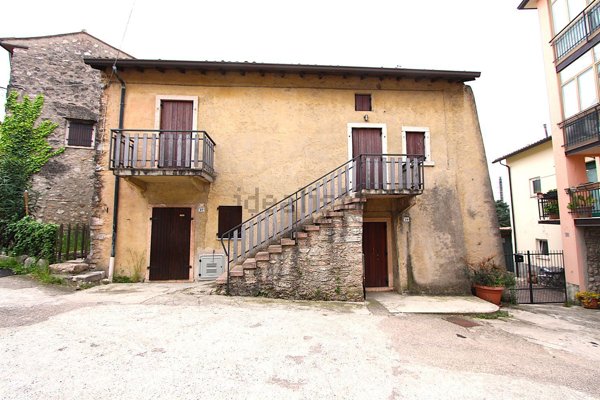 casale in vendita a San Zeno di Montagna