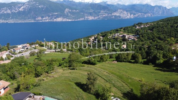 terreno edificabile in vendita a San Zeno di Montagna