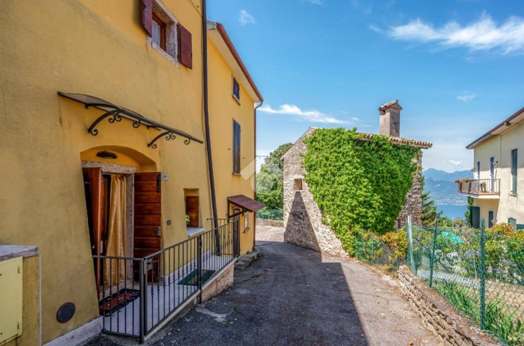 casa indipendente in vendita a San Zeno di Montagna
