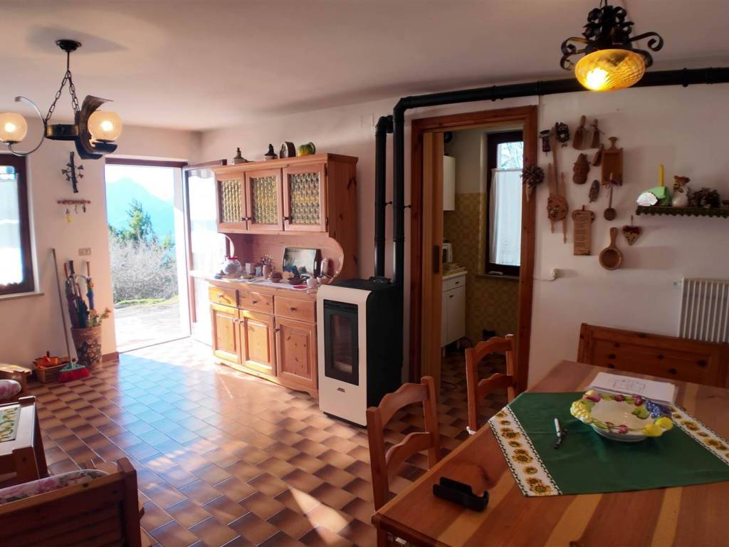 appartamento in vendita a San Zeno di Montagna in zona Lumini