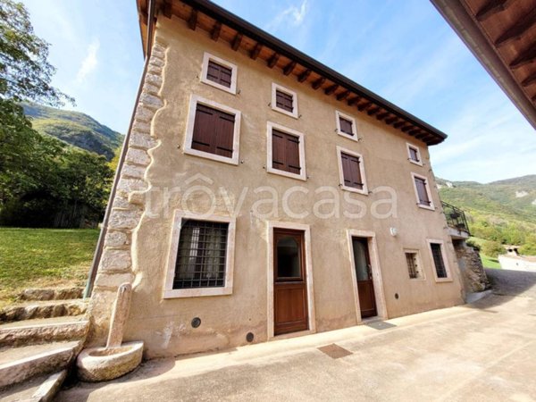 casa indipendente in vendita a Selva di Progno