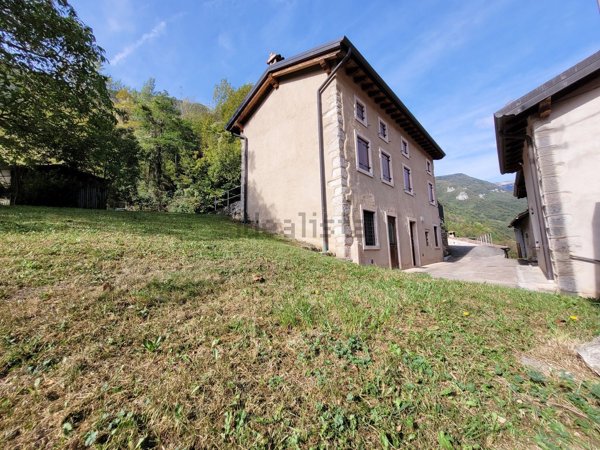 esavano in vendita a Selva di Progno