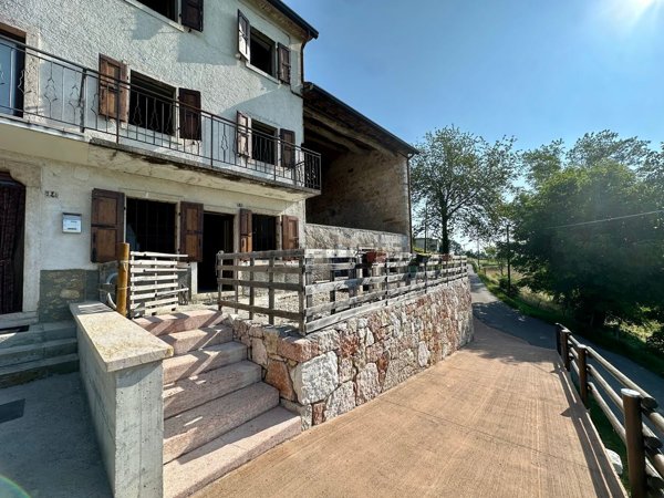 esavano in vendita a Selva di Progno in zona Campofontana