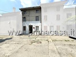 casale in vendita a Soave in zona Costeggiola