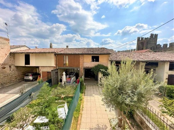 casa indipendente in vendita a Soave