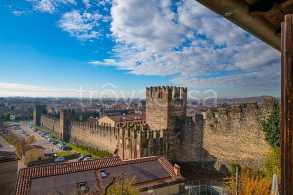 casa indipendente in vendita a Soave