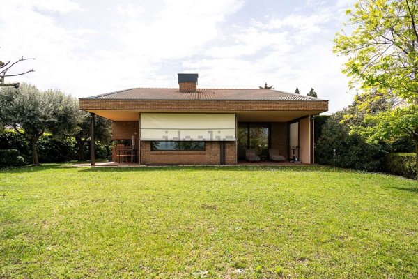 casa indipendente in vendita a Soave