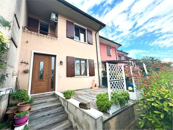 casa indipendente in vendita a Soave