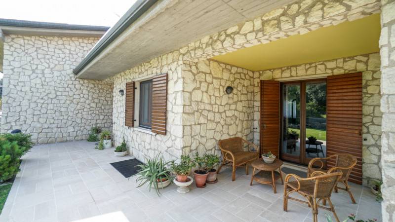 casa indipendente in vendita a Soave
