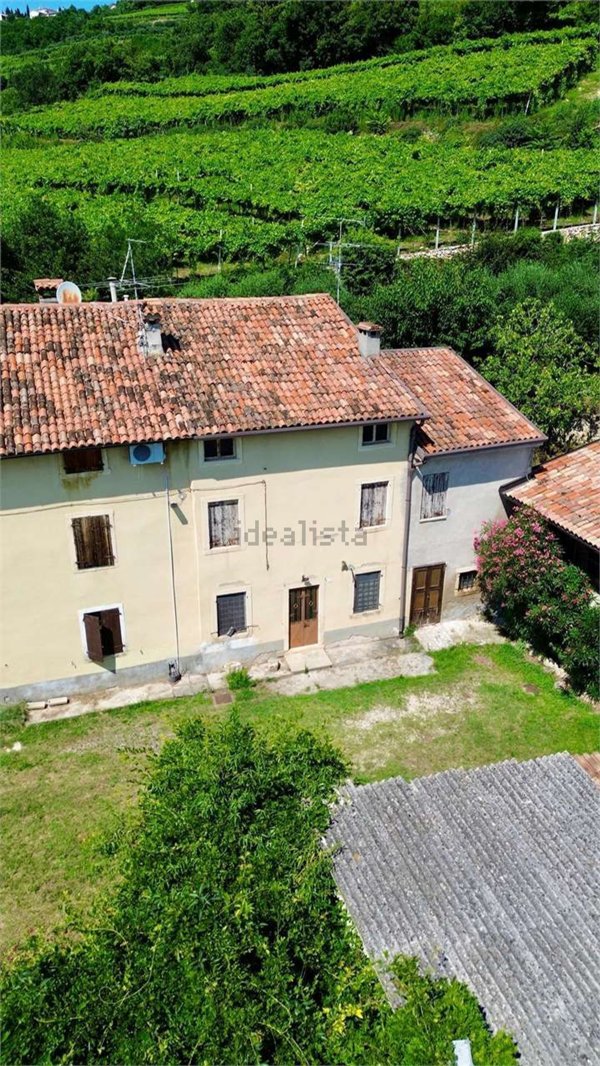 quadrivano in vendita a Soave