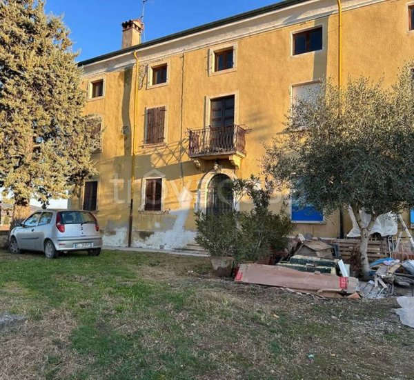 quadrivano in vendita a Soave
