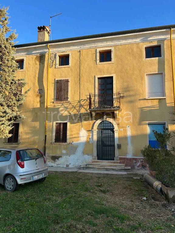 casa indipendente in vendita a Soave