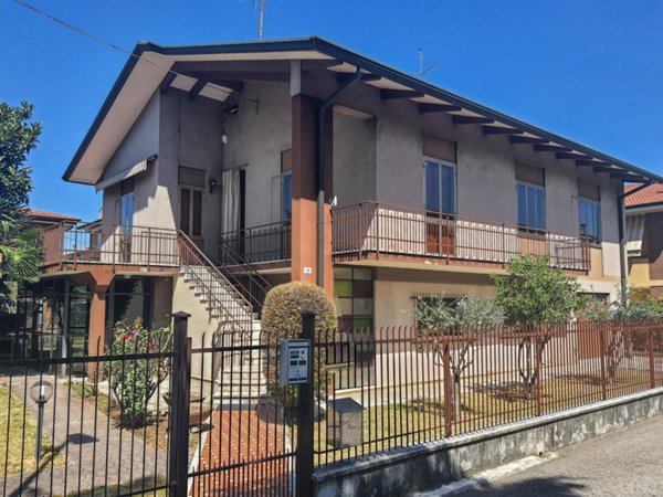 casa indipendente in vendita a Soave