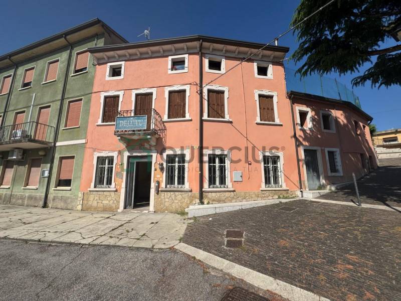 appartamento in vendita a Soave in zona Costeggiola