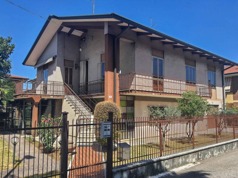 casa indipendente in vendita a Soave