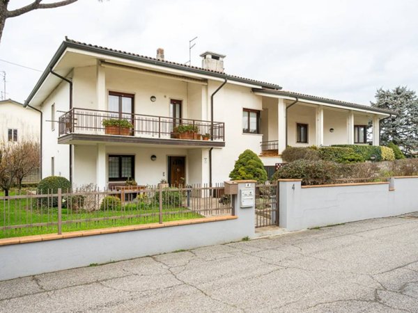 casa indipendente in vendita a Soave