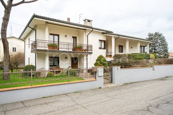 casa indipendente in vendita a Soave