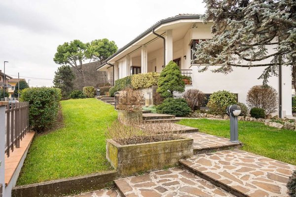 casa indipendente in vendita a Soave