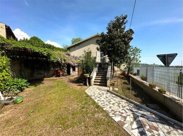 quadrivano in vendita a Soave in zona Costeggiola