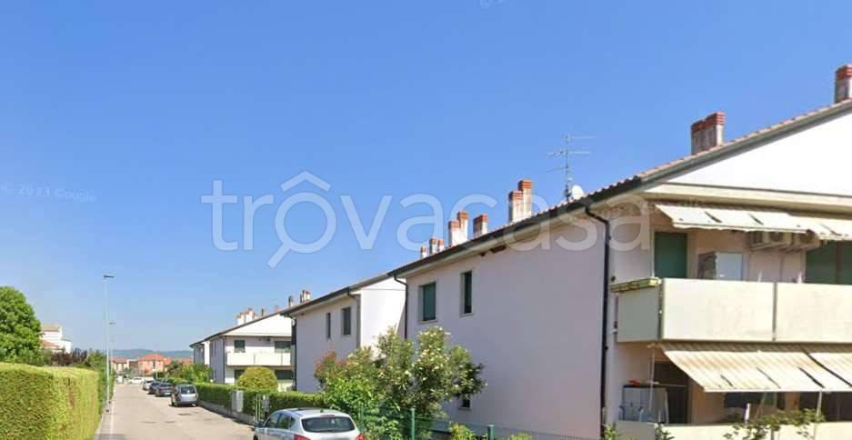 appartamento in vendita a Soave in zona Castelletto