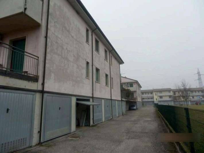 appartamento in vendita a Soave in zona Castelletto