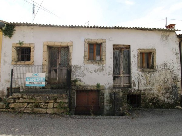 casa indipendente in vendita a Soave in zona Castelcerino