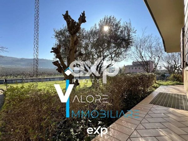 casa indipendente in vendita a Soave