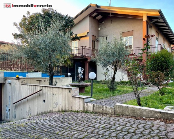 casa indipendente in vendita a Soave