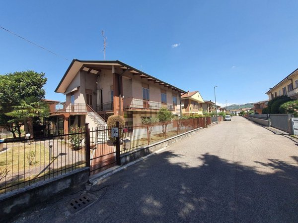 casa indipendente in vendita a Soave