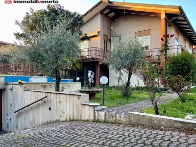 casa indipendente in vendita a Soave