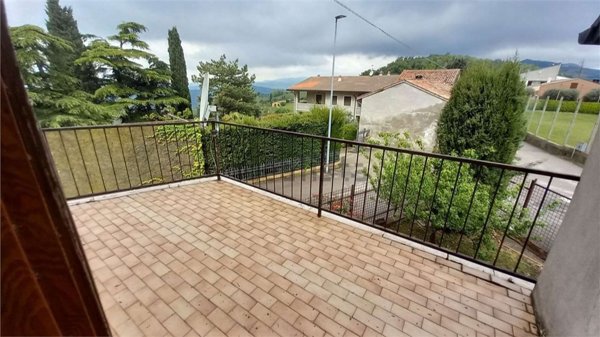 casa indipendente in vendita a Soave in zona Castelcerino