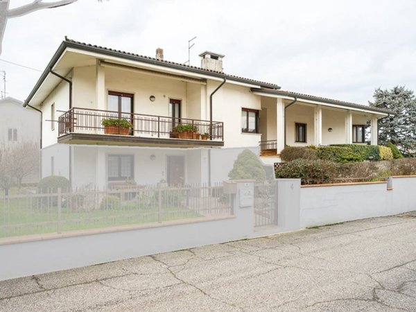 casa indipendente in vendita a Soave