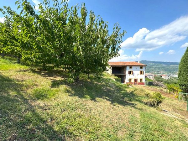 casa indipendente in vendita a Soave