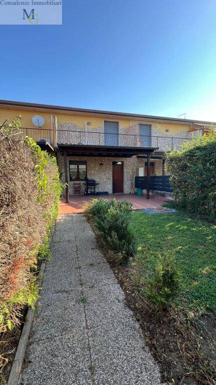casa indipendente in vendita a Soave in zona Castelletto