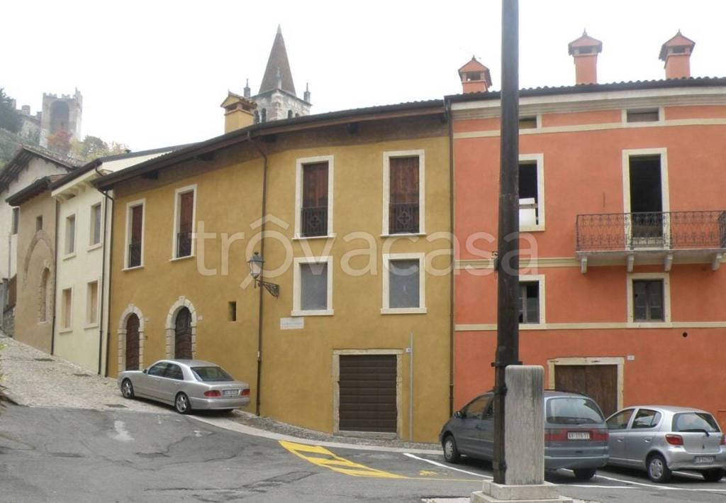 negozio in vendita a Soave