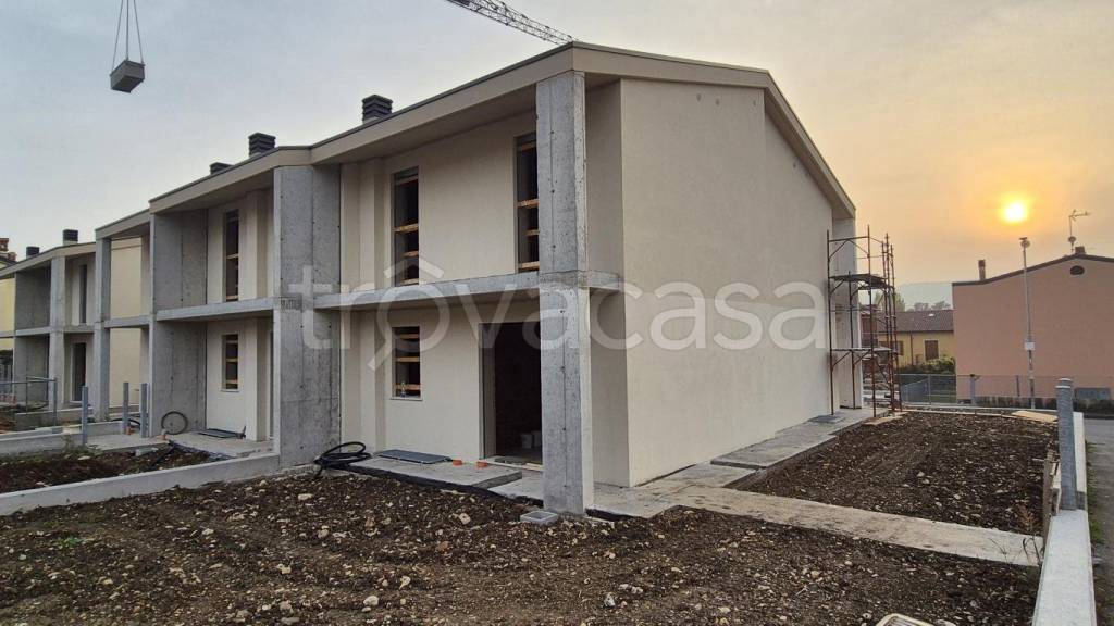 casa indipendente in vendita a Soave in zona Costeggiola